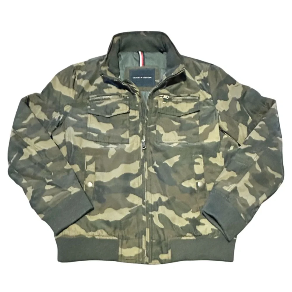 Tommy Hilfiger Men’s Camo 4 Pocket Filled Performance Bomber Jacket Medium M